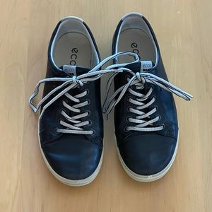 ECCO CASUAL SHOES
